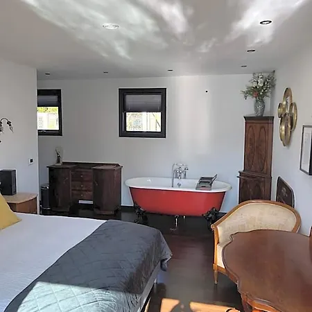 Morpheus Bed & Breakfast