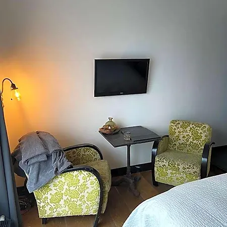 Morpheus Bed & Breakfast 4*